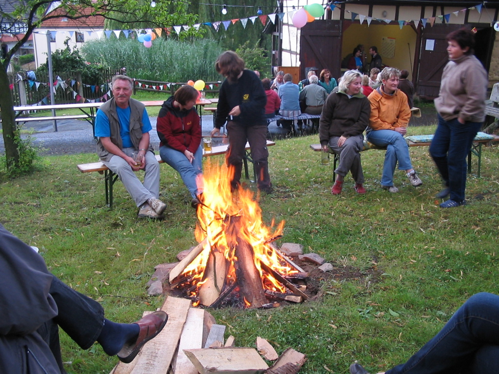 Am Lagerfeuer