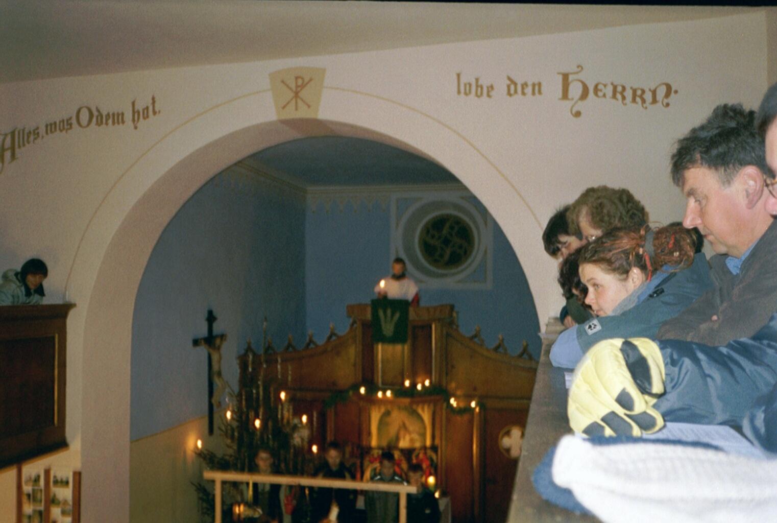 Ein Blick von der Empore in die frisch renovierte Kirche