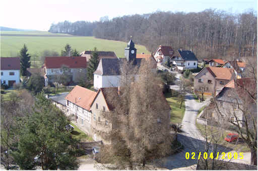 Luftansicht der Kirche.