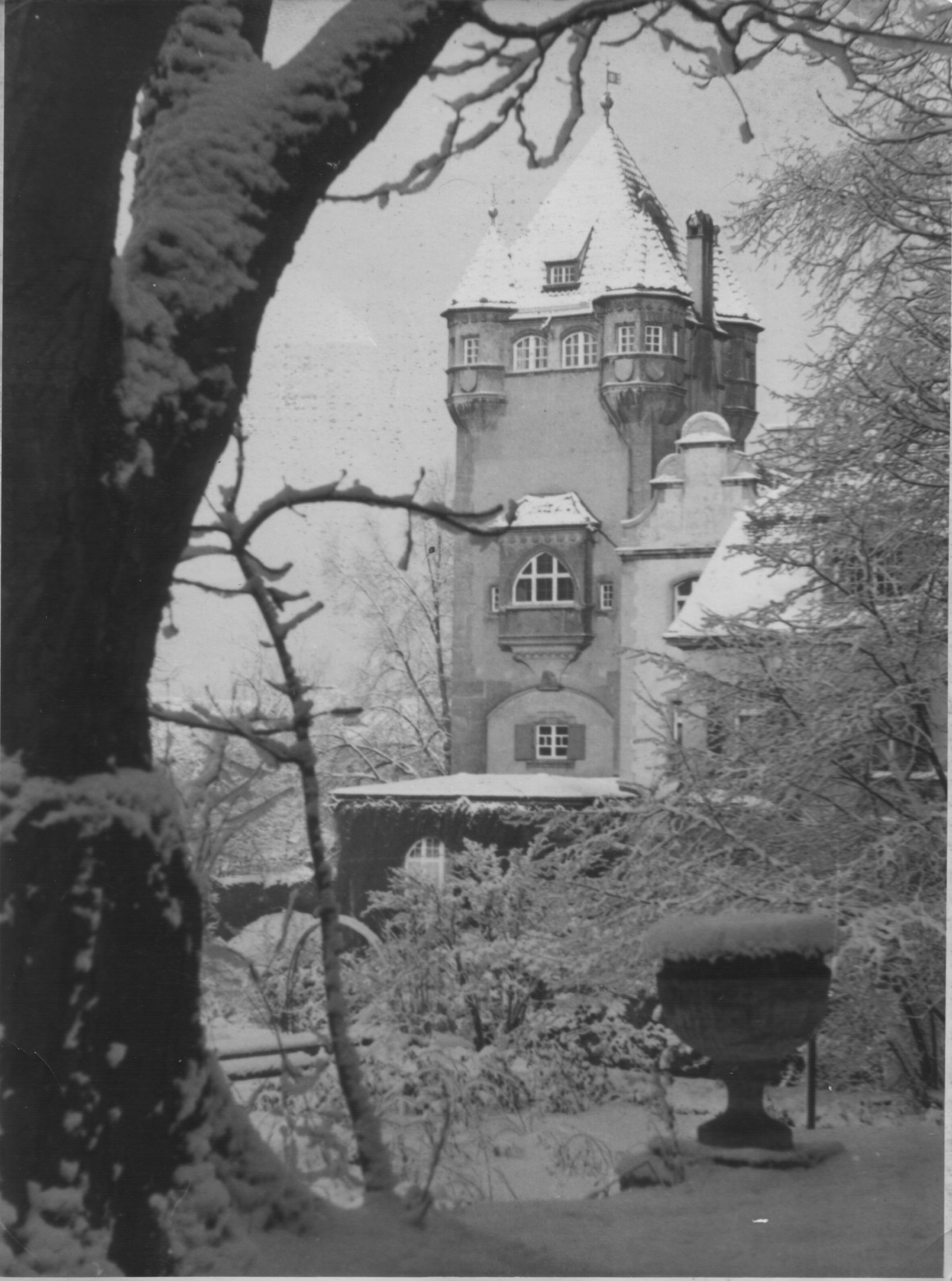 Schloss und Park laden zu jeder Jahreszeit zu Spaziergängen ein